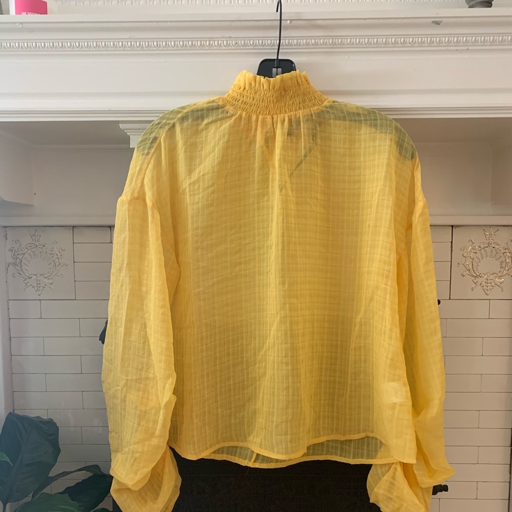 Yellow blouse - Picture 2 of 8